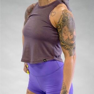 Vull sport dolphin tank